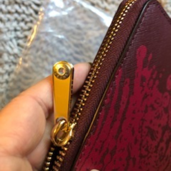 *HOST PICK* henri bendel Wallet *NEW* - Picture 6 of 13